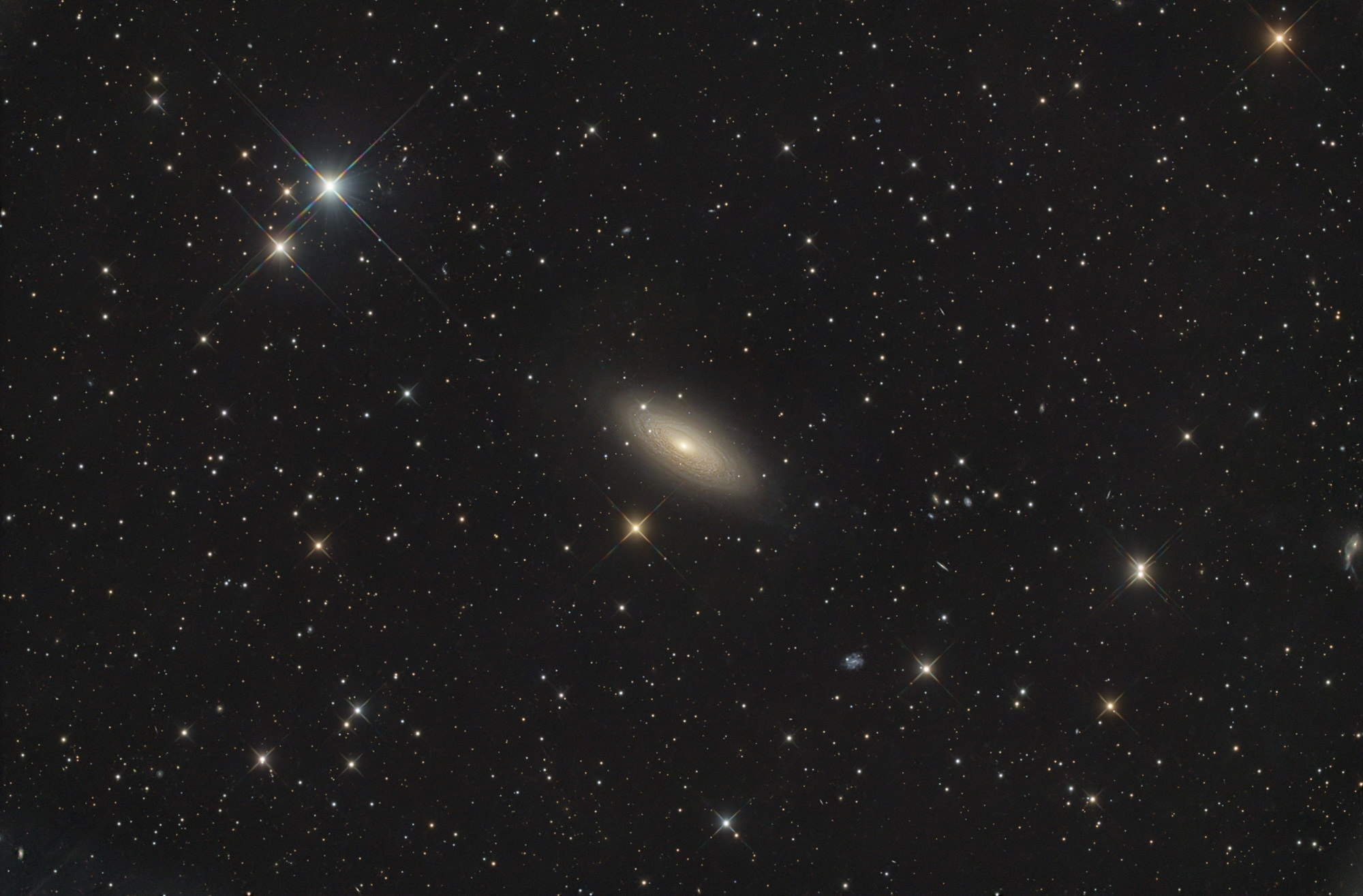 NGC 2841 ist eine Spiralgalaxie im Sternbild Großer Bär am Nordsternhimmel.